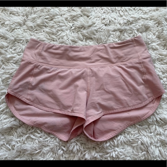 Lululemon Speed Up Short 2.5 in Dusty Pink - Picture 2 of 4
